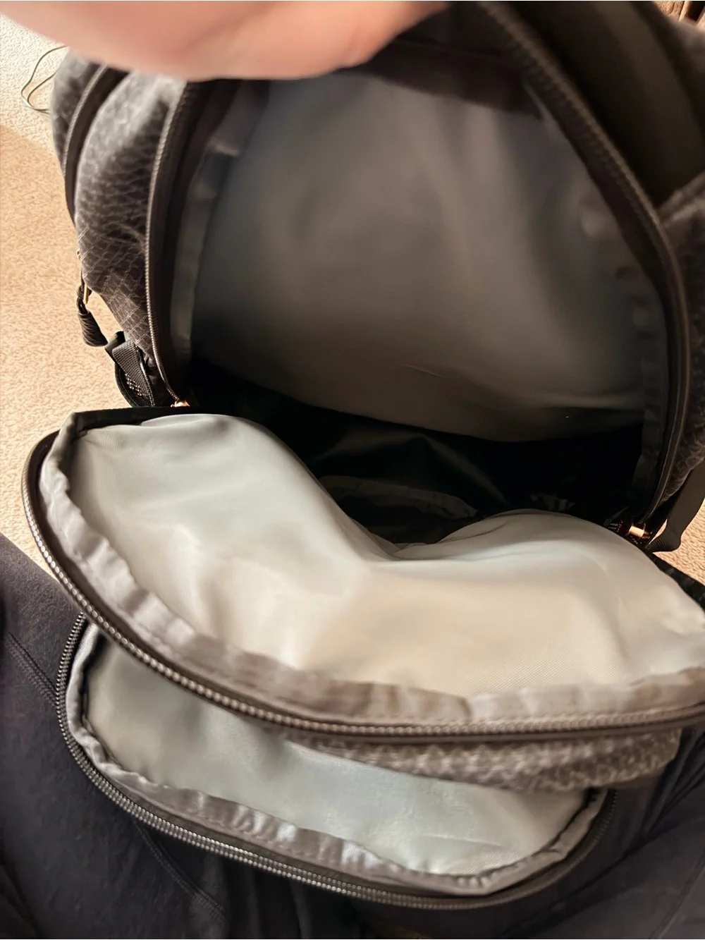 The North Face Recon Backpack - Black/Gray/Rosegold zippers